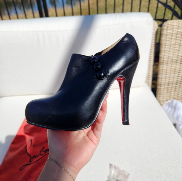 CHRISTIAN LOUBOUTIN 36.5 C'EST MOI BLACK LEATHER BUTTON ANKLE BOOTS - Picture 7 of 13
